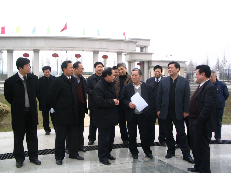 2006年2月12日，湖北省常務副省長周堅衛(wèi)到公司調(diào)研